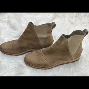 Sorel Chelsea Harlow booties